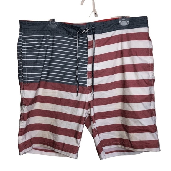 Goodfellow & Co Men’s American Flag Swim Trunks Size 38 - Picture 1 of 7